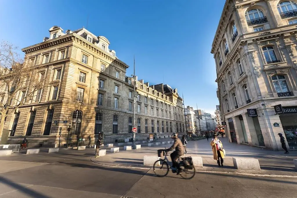 Lumineux. Studio Republique/bastille, Marais Appartement Parijs
