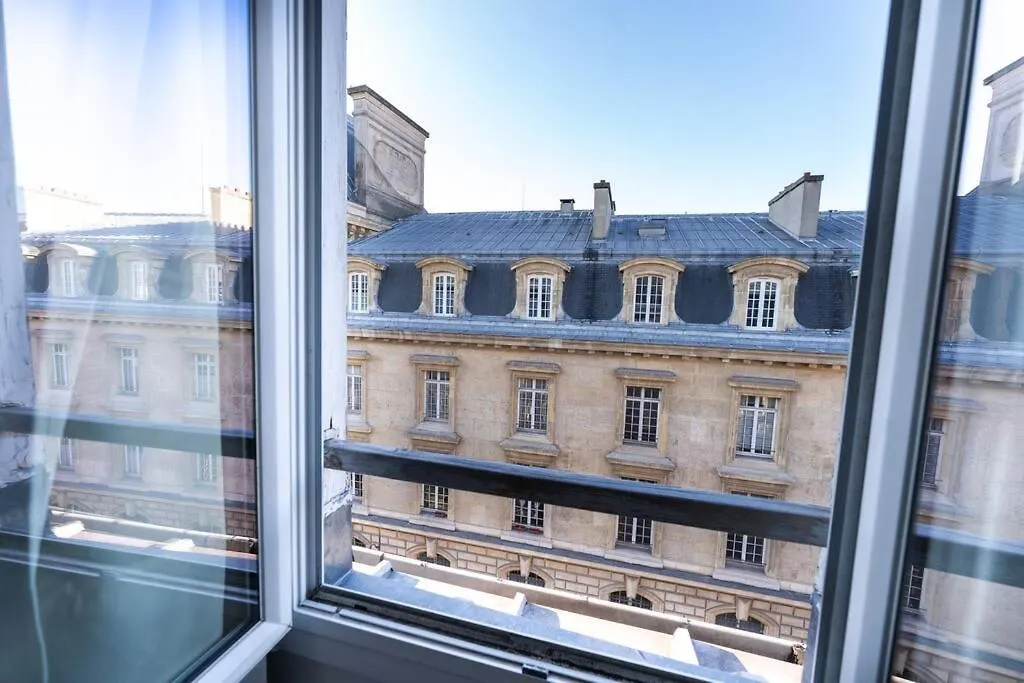 Lumineux. Studio Republique/bastille, Marais * 巴黎
