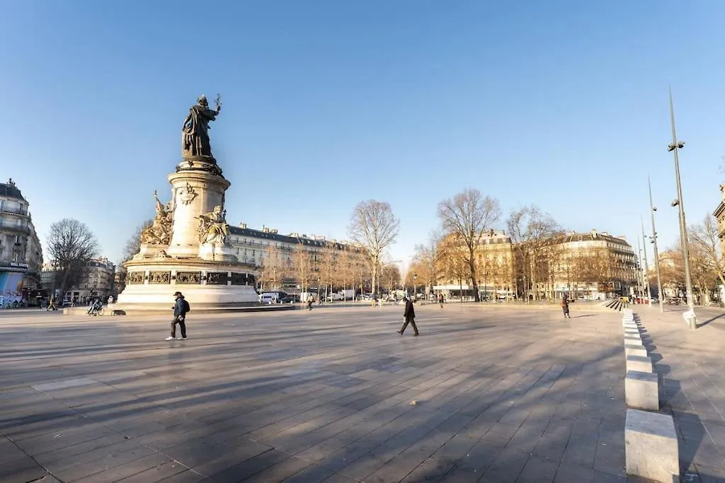 Lumineux. Studio Republique/bastille, Marais Apartment