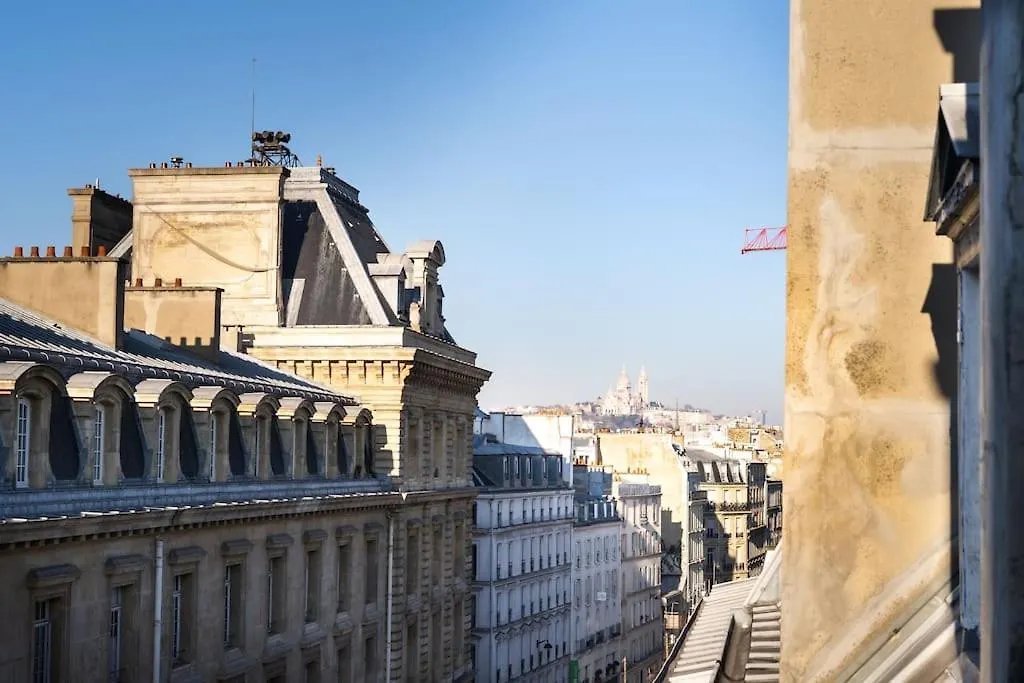 Lumineux. Studio Republique/bastille, Marais Apartment